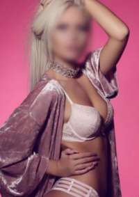 İlkadım Escort Partner: İnanılmaz Sarışın Doğal Güzellik
